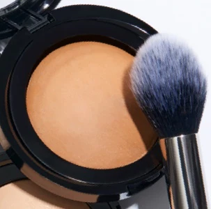 Baked Blurring + Setting Powder - Image 4